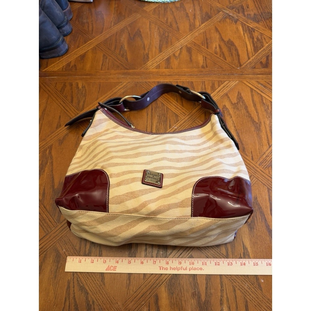 Dooney & Bourke Cream/Tan Zebra Stripe Leather Shoulder Bag & Matching Wallet - Picture 5 of 16